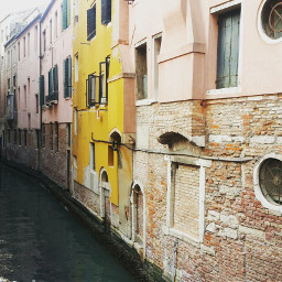 venise canal travel houses